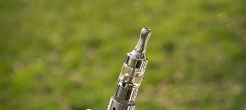 E-papierosy guide exploring e-cigarette ingredients, health effects and hidden additives