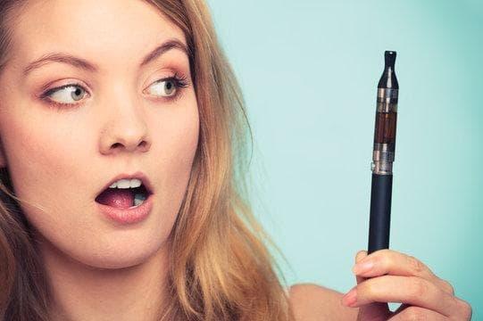 Egyszerhasználatos E-Cigaretta buying guide and top brands of disposable e cigarettes to try today