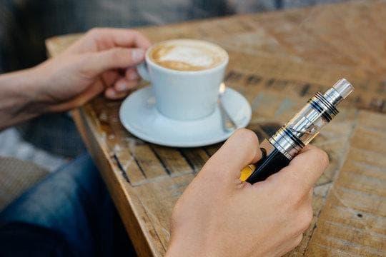 E-cigareta health alert and dangers of vaping and e cigarettes uncovered in 2025 update